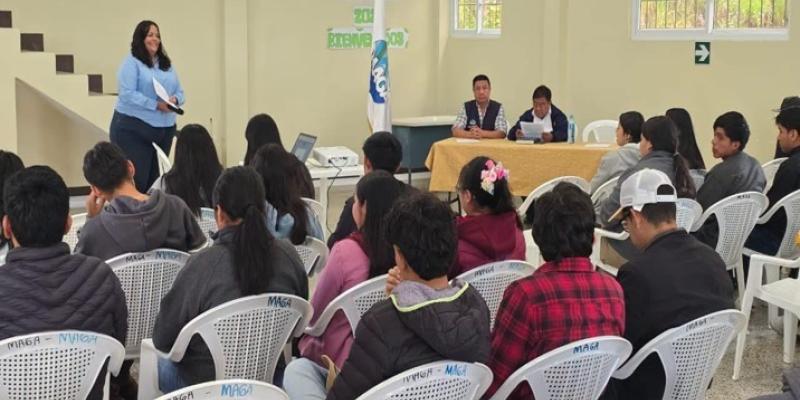 Jóvenes huehuetecos se integran al desarrollo rural mediante el Servicio Cívico