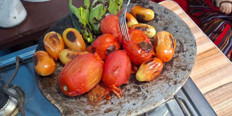 Aprovechan cosechas para preparar platillos nutritivos