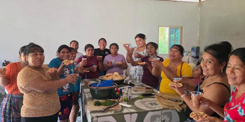Mujeres de Sayaxché fortalecen la alimentación familiar con nuevas recetas