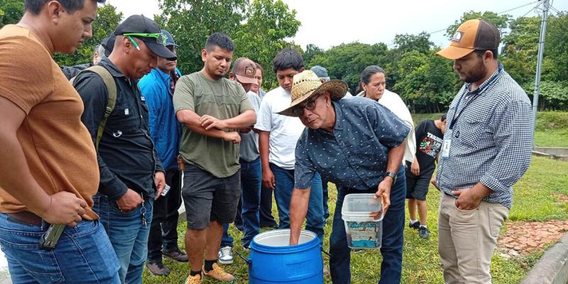 Productores acuícolas fortalecen conocimientos de la producción tilapia