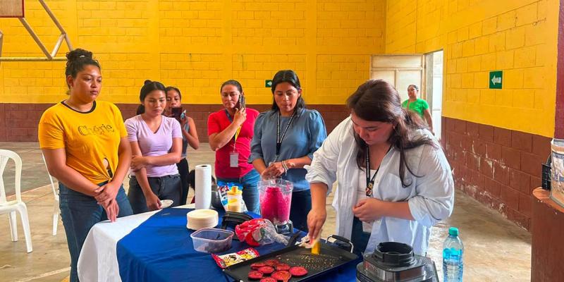 Fortalecen conocimientos sobre alimentación para prevenir la desnutrición
