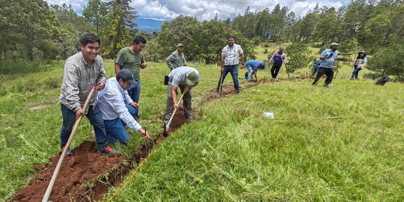 Extensionistas de Quiché y San Marcos aprenden el sistema hidrológico Keyline