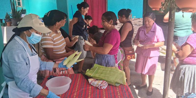 Familias de Amatitlán capacitadas en el aprovechamiento del maíz