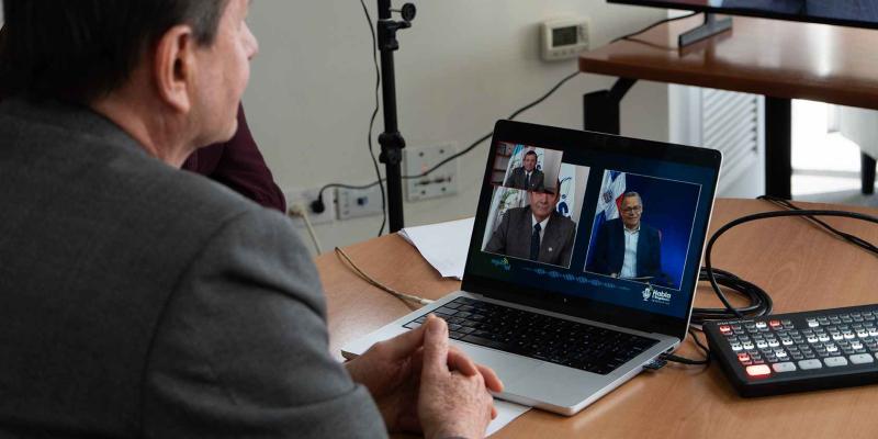 SIT aborda retos para cerrar la brecha digital
