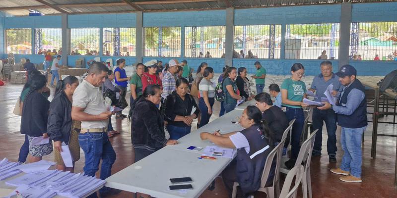 Entregan más de siete mil raciones de alimentos a familias que participan en APA