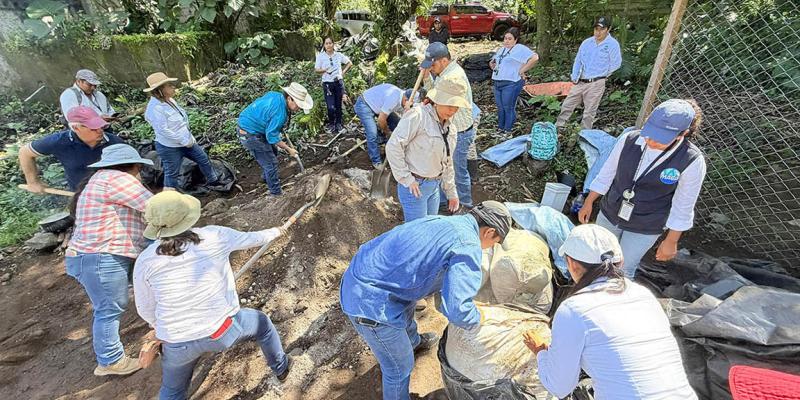 Extensionistas de Suchitepéquez fortalecen conocimientos en la implementación de biofábricas