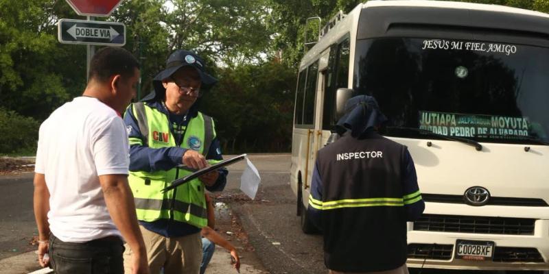 Controles buscan prevenir accidentes y proteger a usuarios en Jutiapa