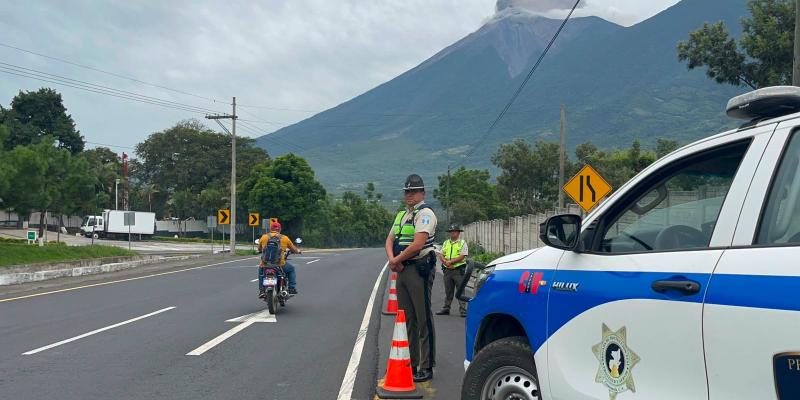 Provial mantiene vigilancia vial por actividad del Volcán de Fuego