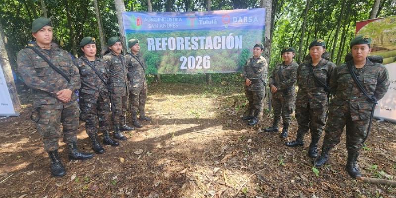 Cuarta Brigada impulsa jornadas de reforestación con la siembra de 7,000 árboles en Suchitepéquez y Retalhuleu