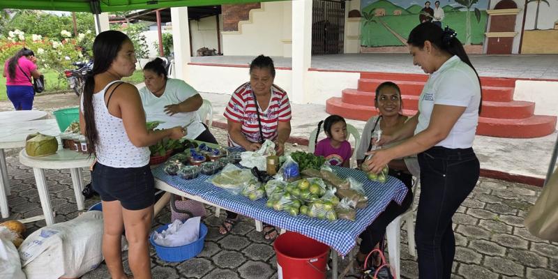 Feria del Agricultor en Izabal promueve productos frescos y formación sobre bienestar animal