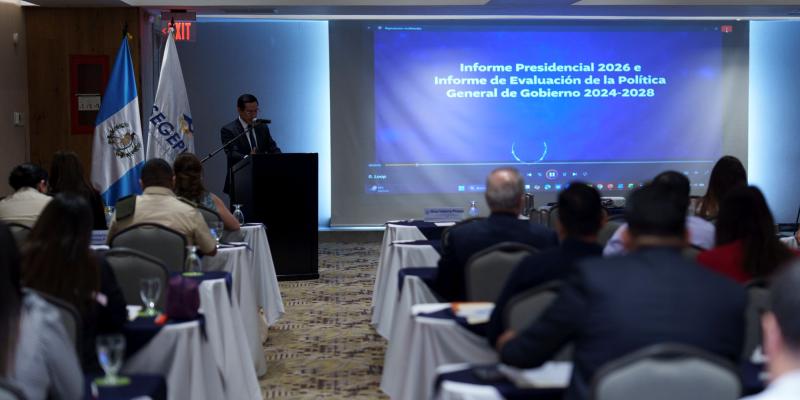 Durante el taller con enlaces institucionales, se presentaron los dos instrumentos que contribuirán a elaborar los informes. 