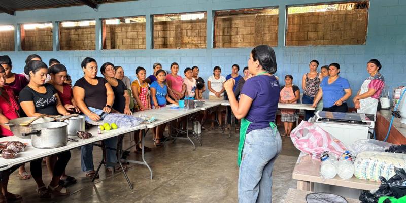 Impulsan el emprendimiento y la economía familiar de mujeres en Chiquimula