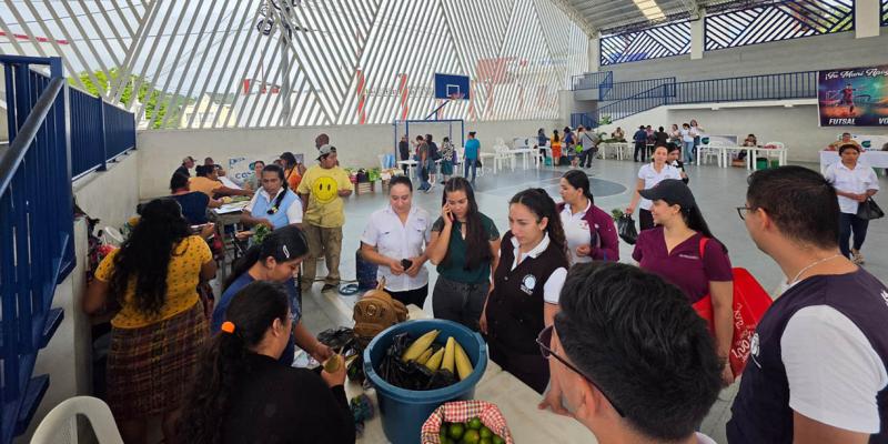 En Granados impulsan y dinamizan la economía local con la Feria del Agricultor