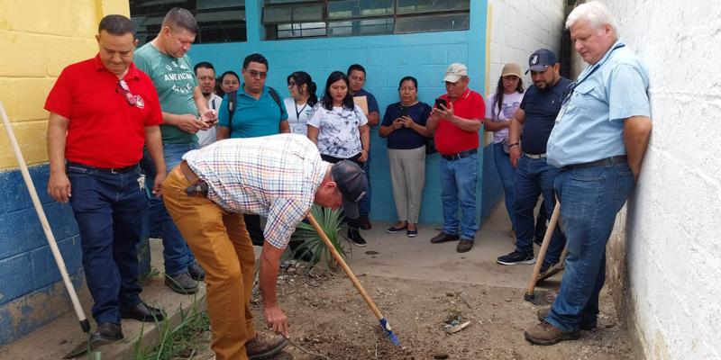 Los huertos escolares promueven aprendizaje y alimentación saludable