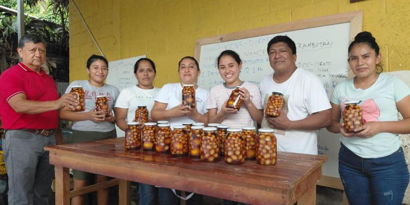 Productores de Suchitepéquez innovan el procesamiento de nance