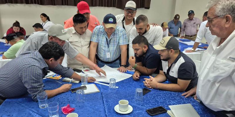 Equipos de las sedes departamentales de Zacapa y Chiquimula aprenden el sistema Keyline