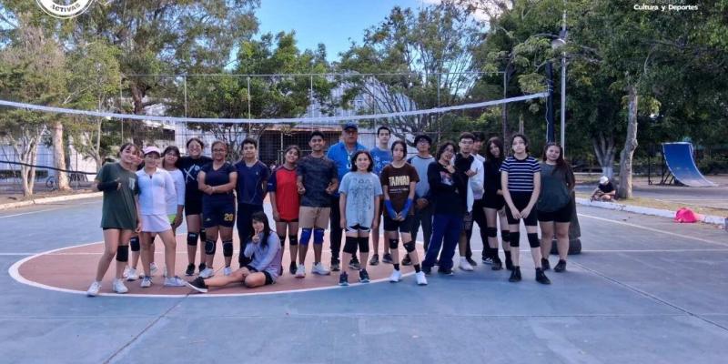 Aprende voleibol y desarrolla tus habilidades en el Parque Erick Barrondo