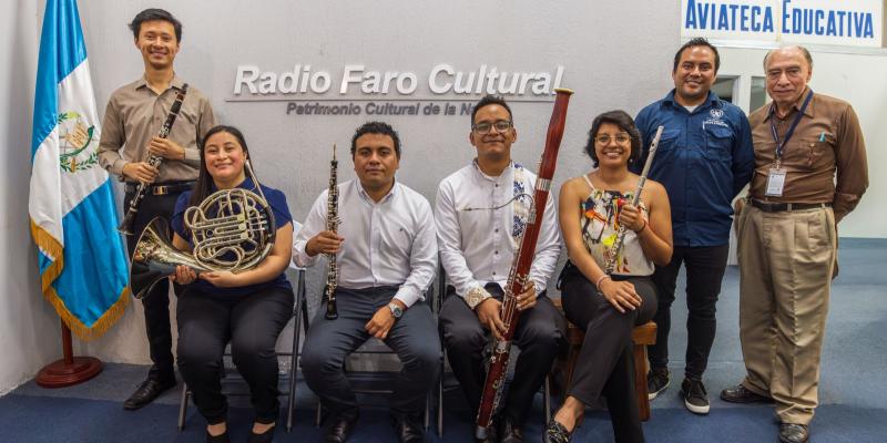 Los aires del Quinteto Xocomil llenaron los estudios de Radio Faro Cultural