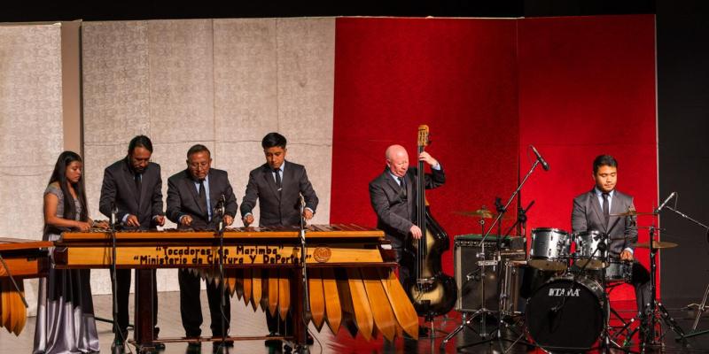 Q’Ojonel Soon lleva el sonido de la marimba a los 45 años del Teatro de Bellas Artes