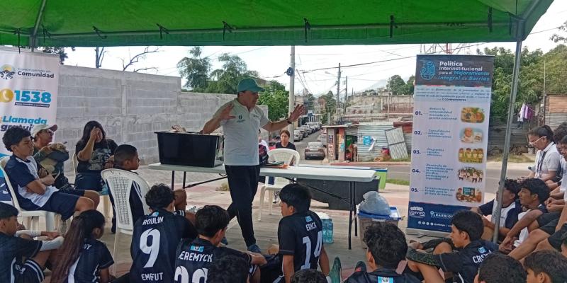Con deporte y convivencia, jóvenes de la zona 21 se unen por la prevención